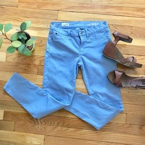 ✨HP!✨NWOT Gap Legging Jeans